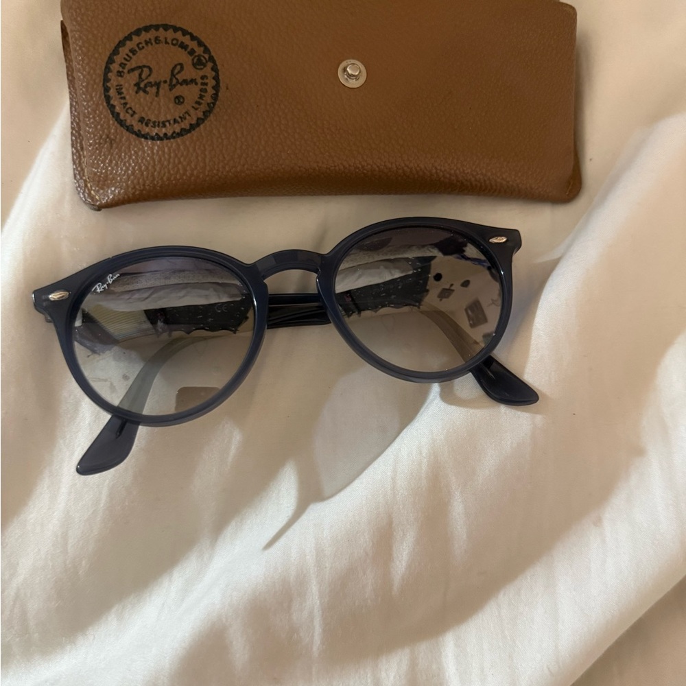 Ray-Ban Navy Round Sunglasses with Case